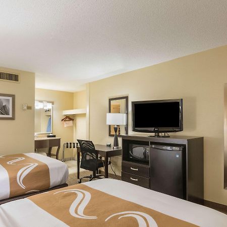 Quality Inn University Лансинг Екстериор снимка
