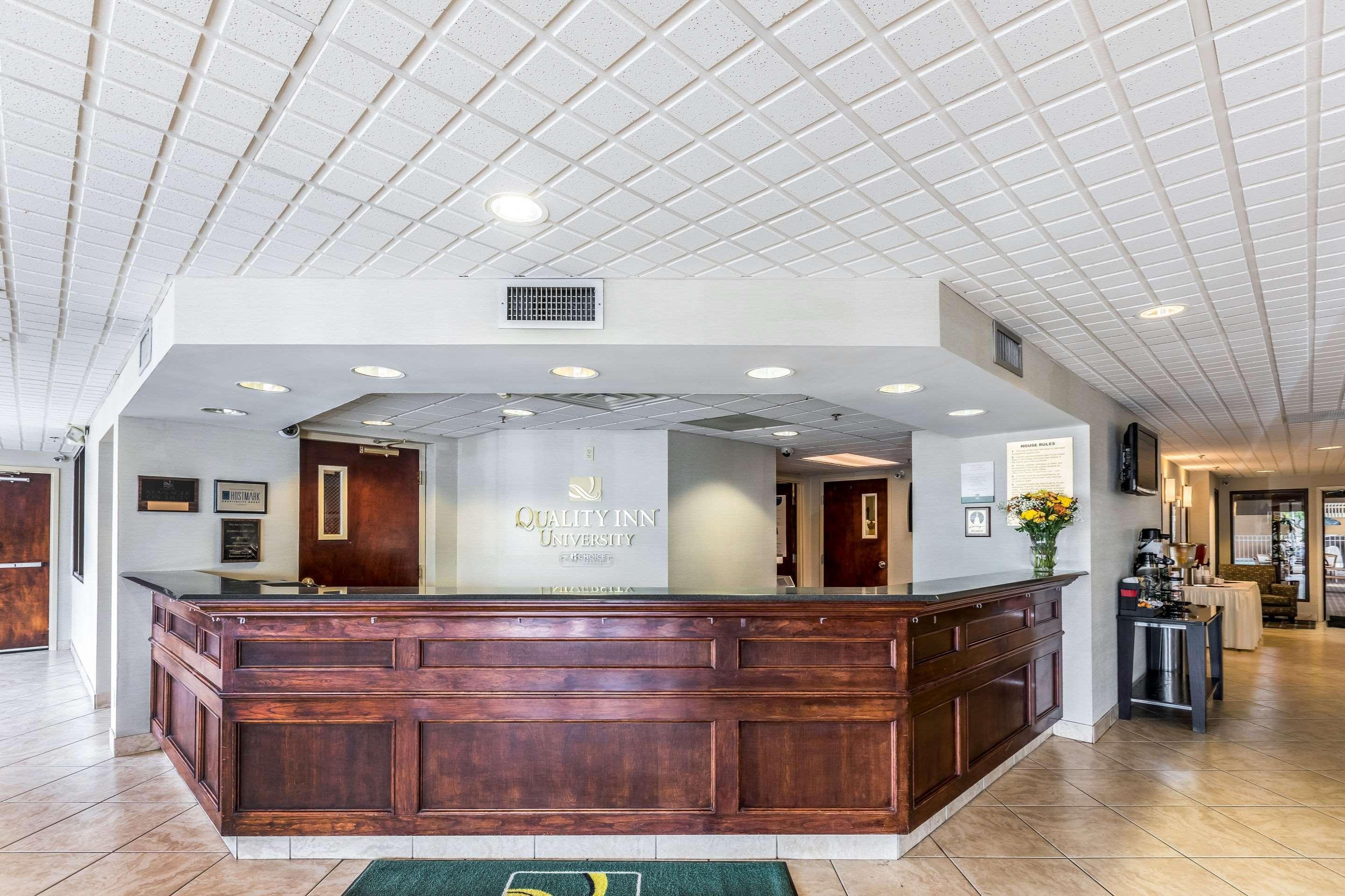 Quality Inn University Лансинг Екстериор снимка